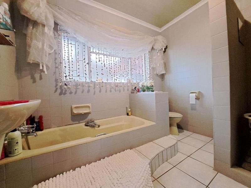 To Let 5 Bedroom Property for Rent in Potchefstroom North West